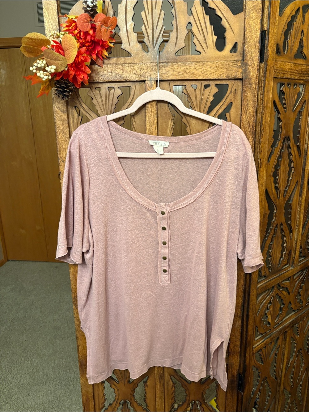 Relaxed Henley Tee in Dusty Mauve